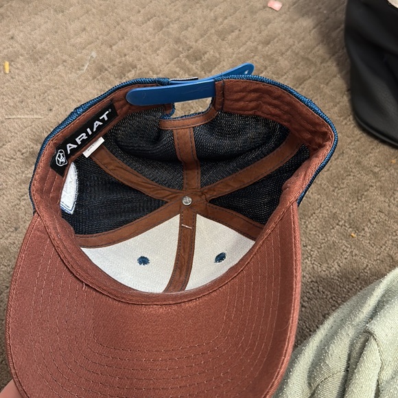 Ariat women’s cap. - Picture 3 of 3